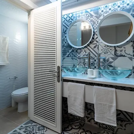 Orinoco Pool Terrace Garden بيت للعطل