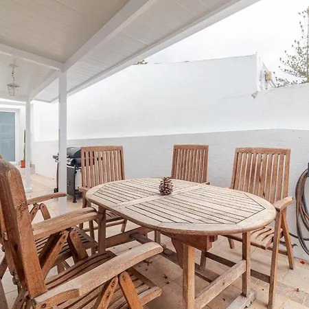 Flatguest Orinoco + Pool + Terrace + Garden Feriehus *